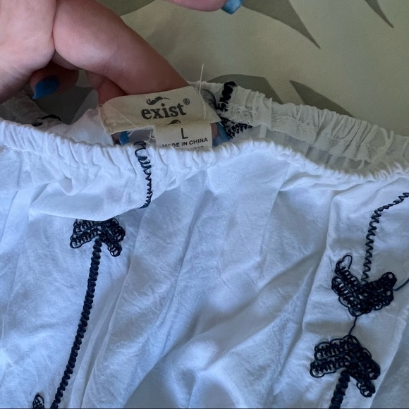 White Off the Shoulder Romper - Picture 4 of 4
